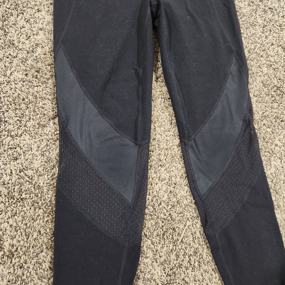 Athleta Mesh Inset Leggings - Picture 2 of 7